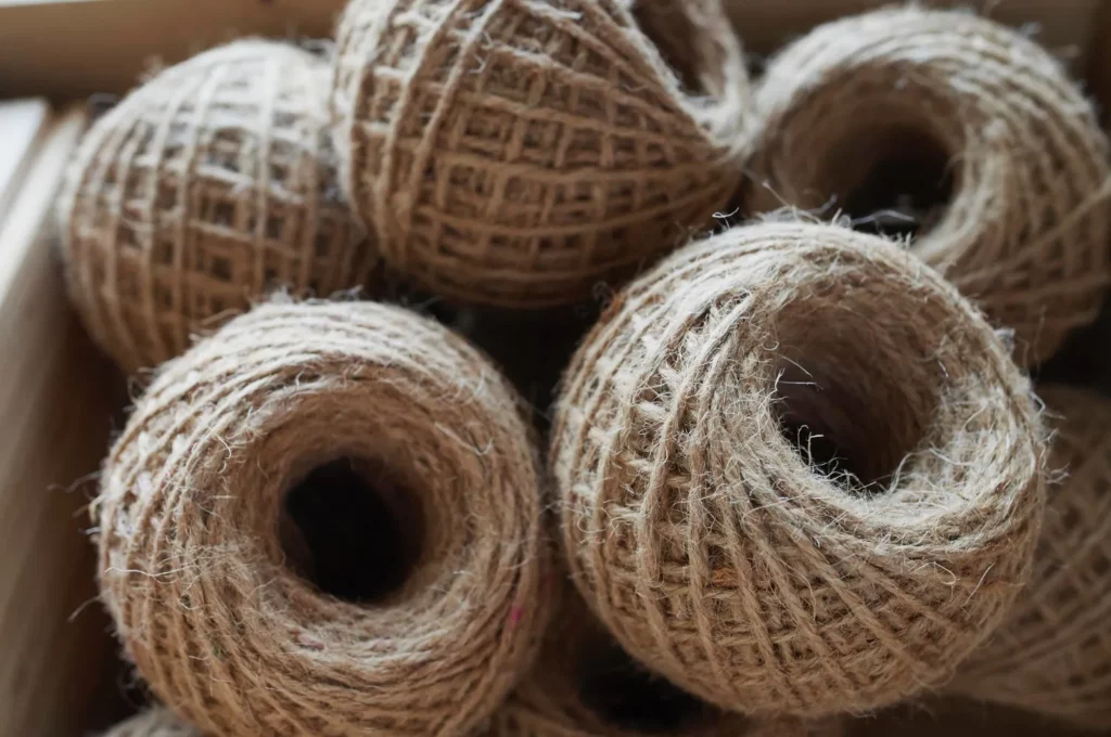 17716498 - Zakręcone Sznurki