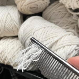 Grzebień metalowy do rozczesywania makramy sznurka