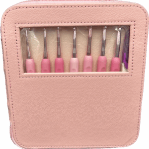 Szydełka w piórniku różowe