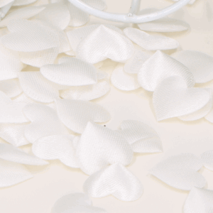 Serduszka atłasowe konfetti biel 500szt.