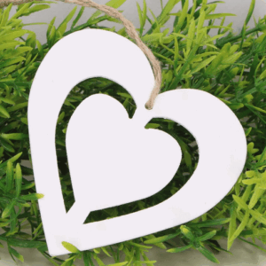 Serca zawieszki białe drewniane 6szt.